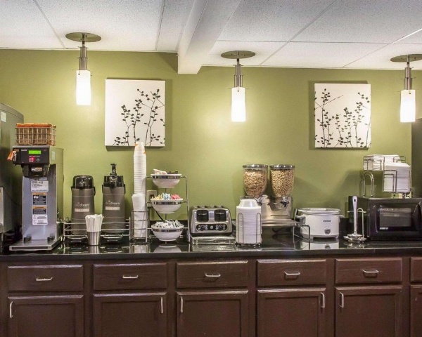 Rodeway Inn image 26